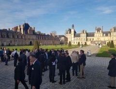 Skip-the-line Château de Fontainebleau from Paris by Car