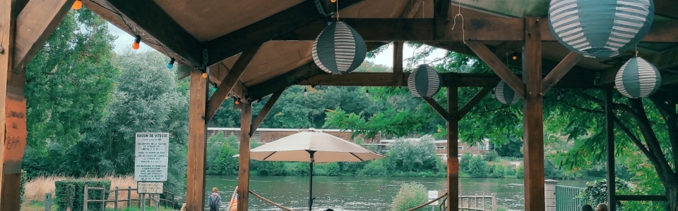 BUVETTESAMOREAU terrasse au bord de l&rsquo;eau